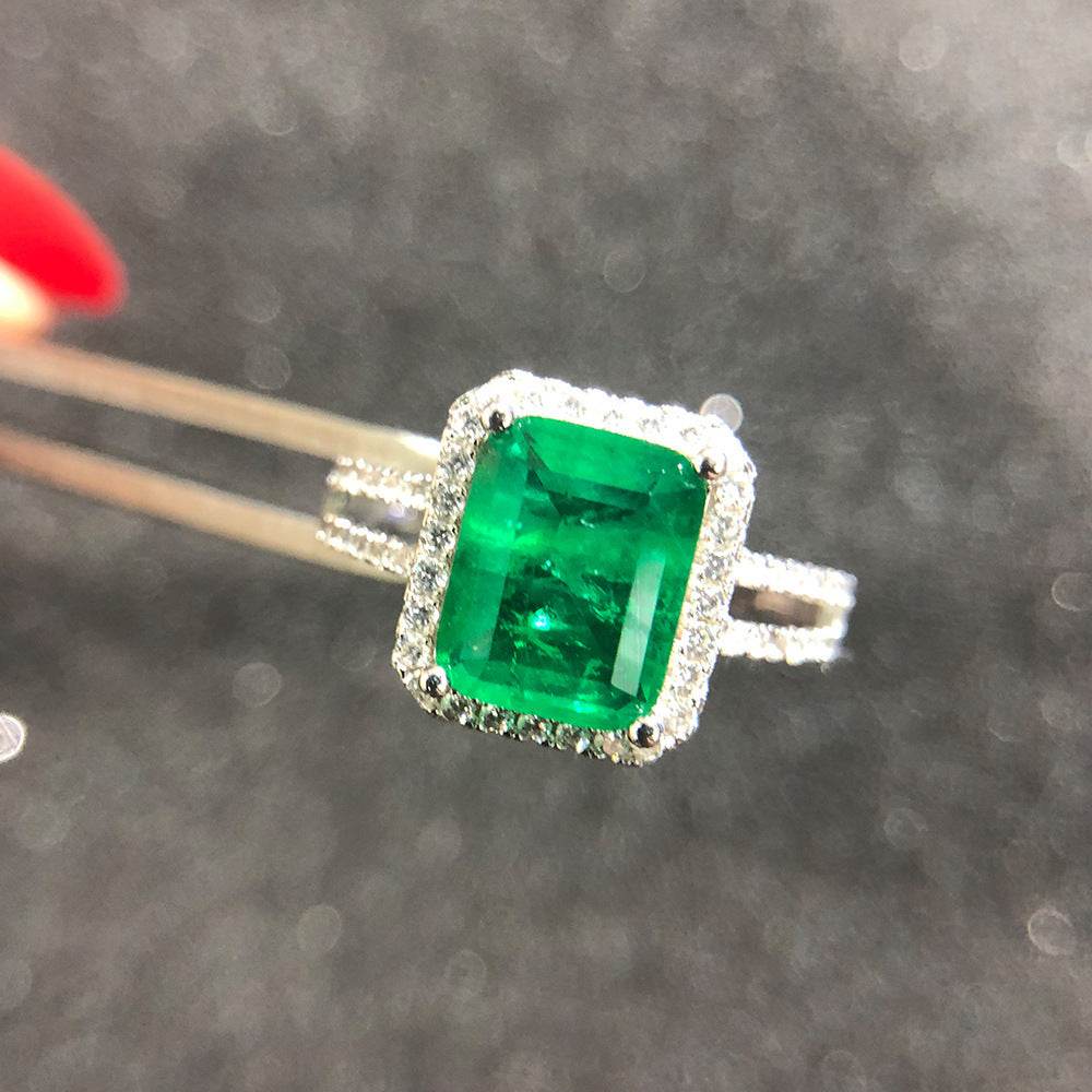 Emerald Opulence Square Ring - Luxevoix