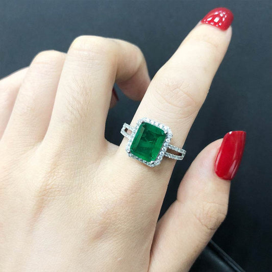 Emerald Opulence Square Ring - Luxevoix